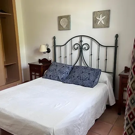 Adosado Con Jardín Urb Galia Ballena Cádis